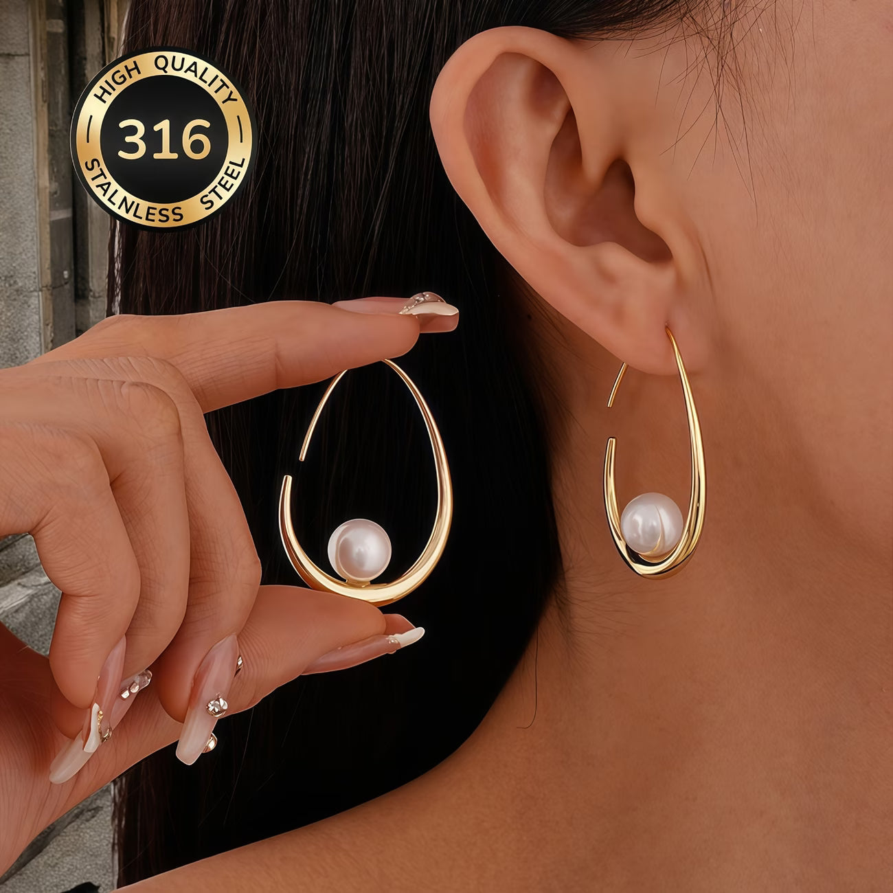 Crescent Pearl Hoop Ohrringe