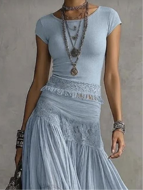 BLUES SPITZEN-BESETZTES OBERTEIL UND FALTENMAXIKLEID SET