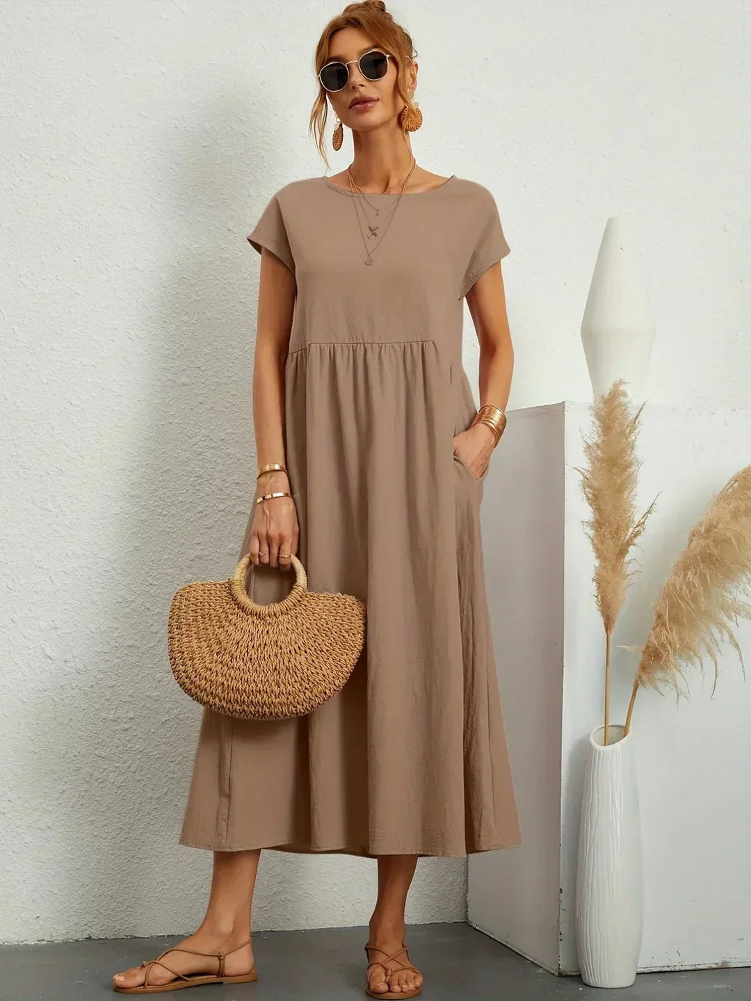 HIEKE | FLIESSENDES MIDIKLEID VON ZEITLOSER ELEGANZ