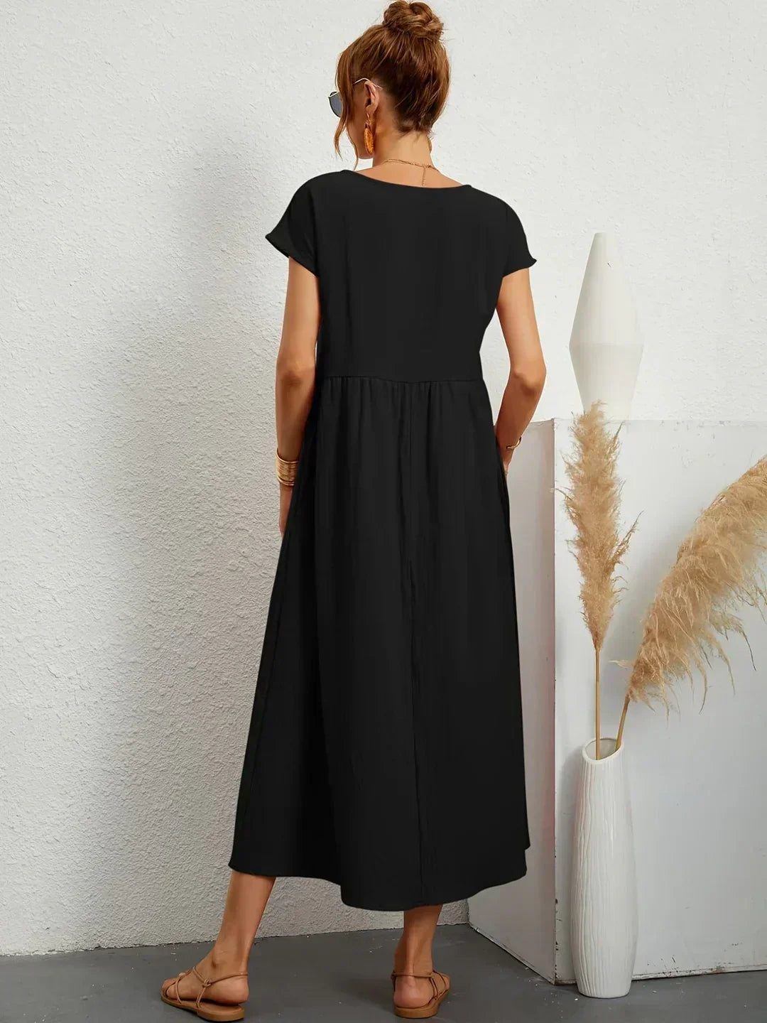 HIEKE | FLIESSENDES MIDIKLEID VON ZEITLOSER ELEGANZ