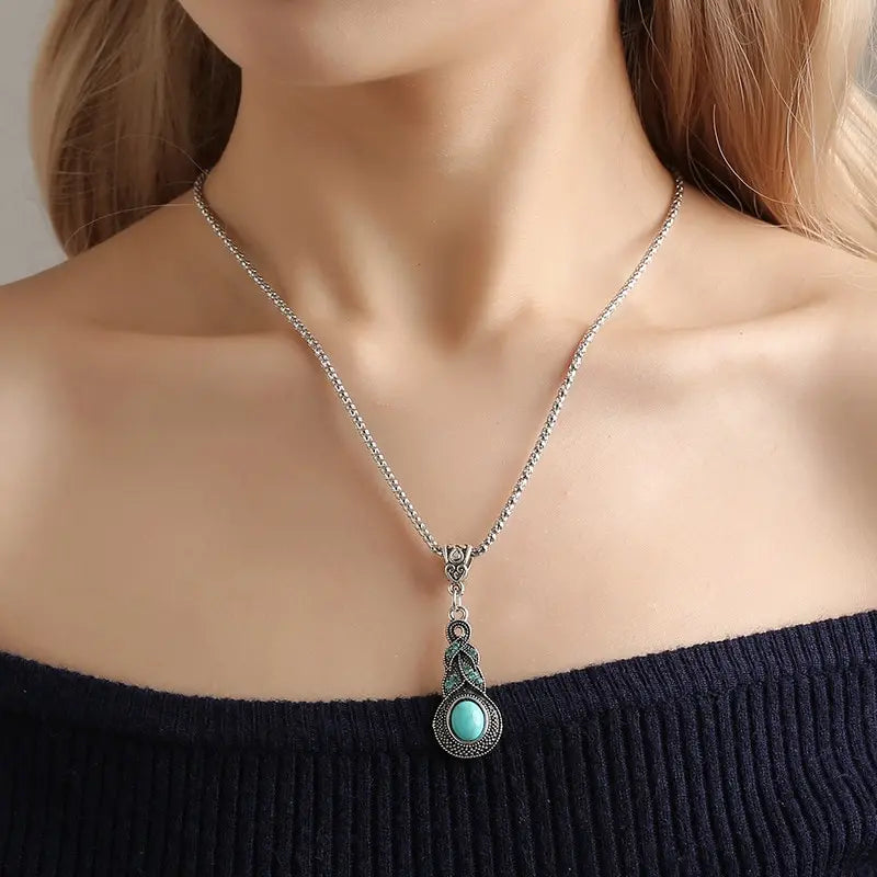 Elegantes Türkis Halsketten- und Ohrring-Set