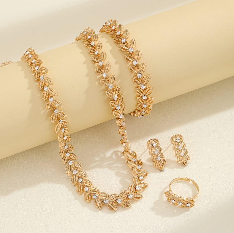 Éléonore | Goldene Eleganz für jeden Moment