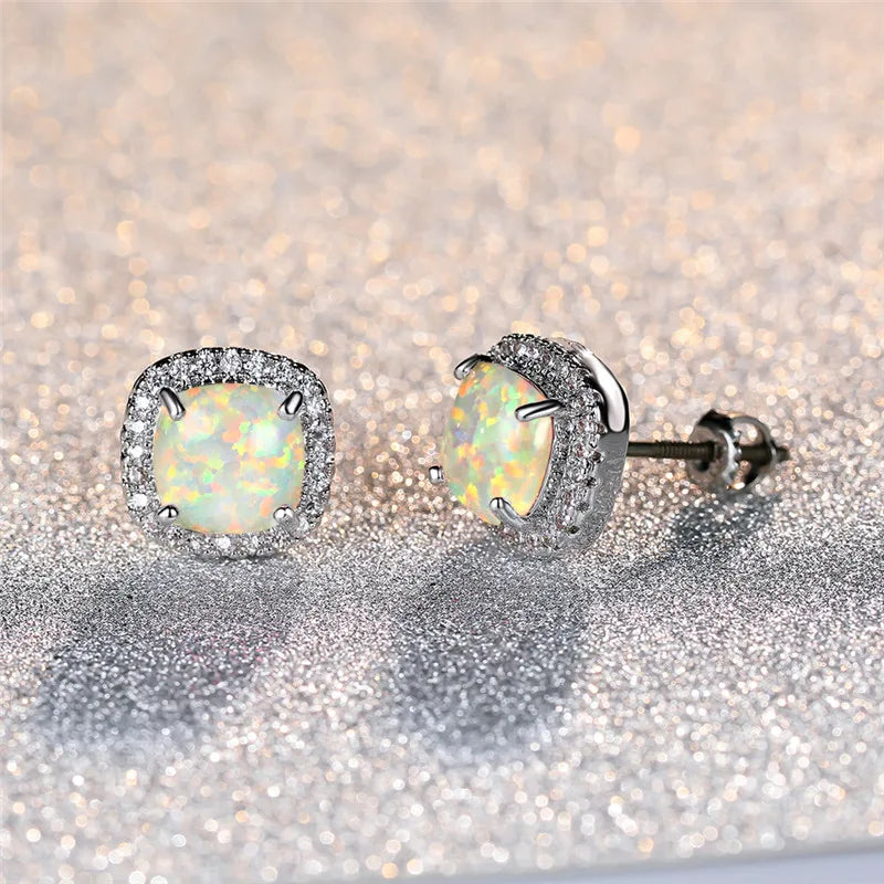 Elegante Silberohrringe mit Weißem Feueropal