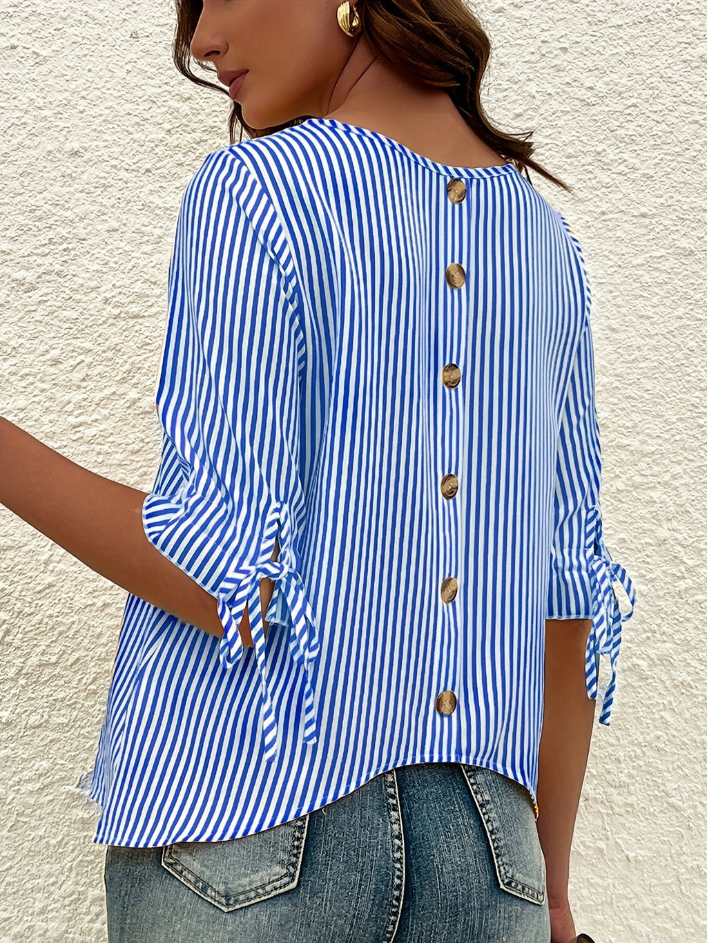 Savannah | Elegante gestreifte Bluse mit Knopfdetails