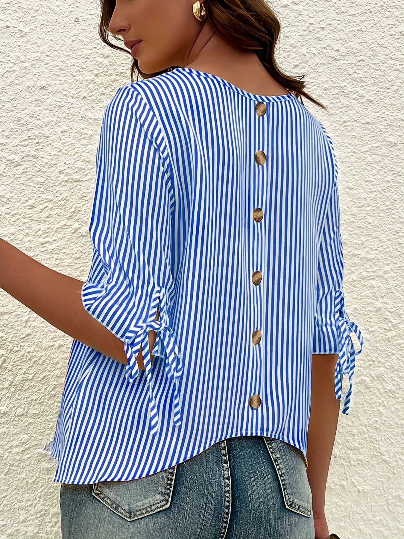 Savannah | Elegante gestreifte Bluse mit Knopfdetails