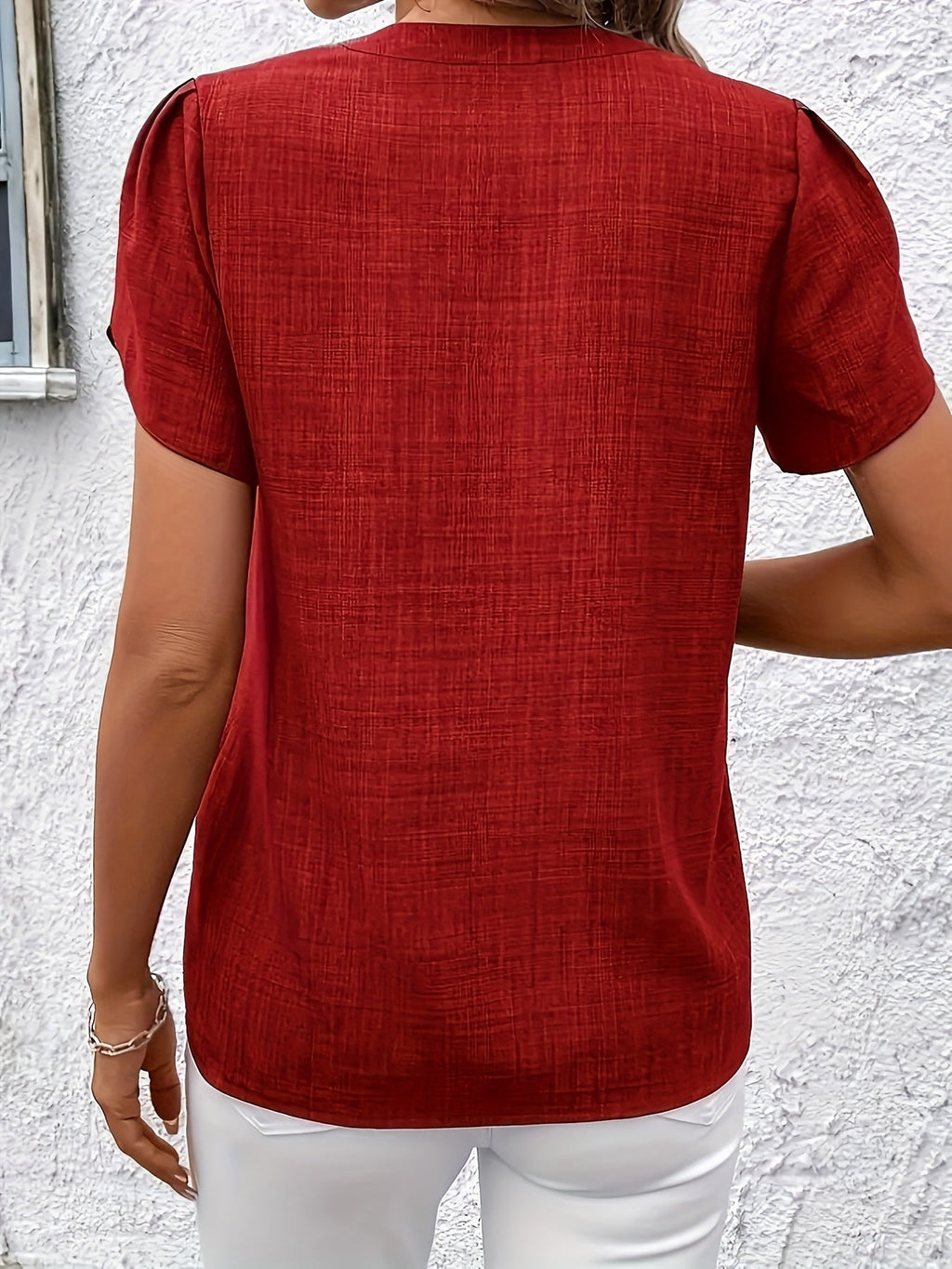 Delilah | Bluse mit Petalärmeln und V-Ausschnitt