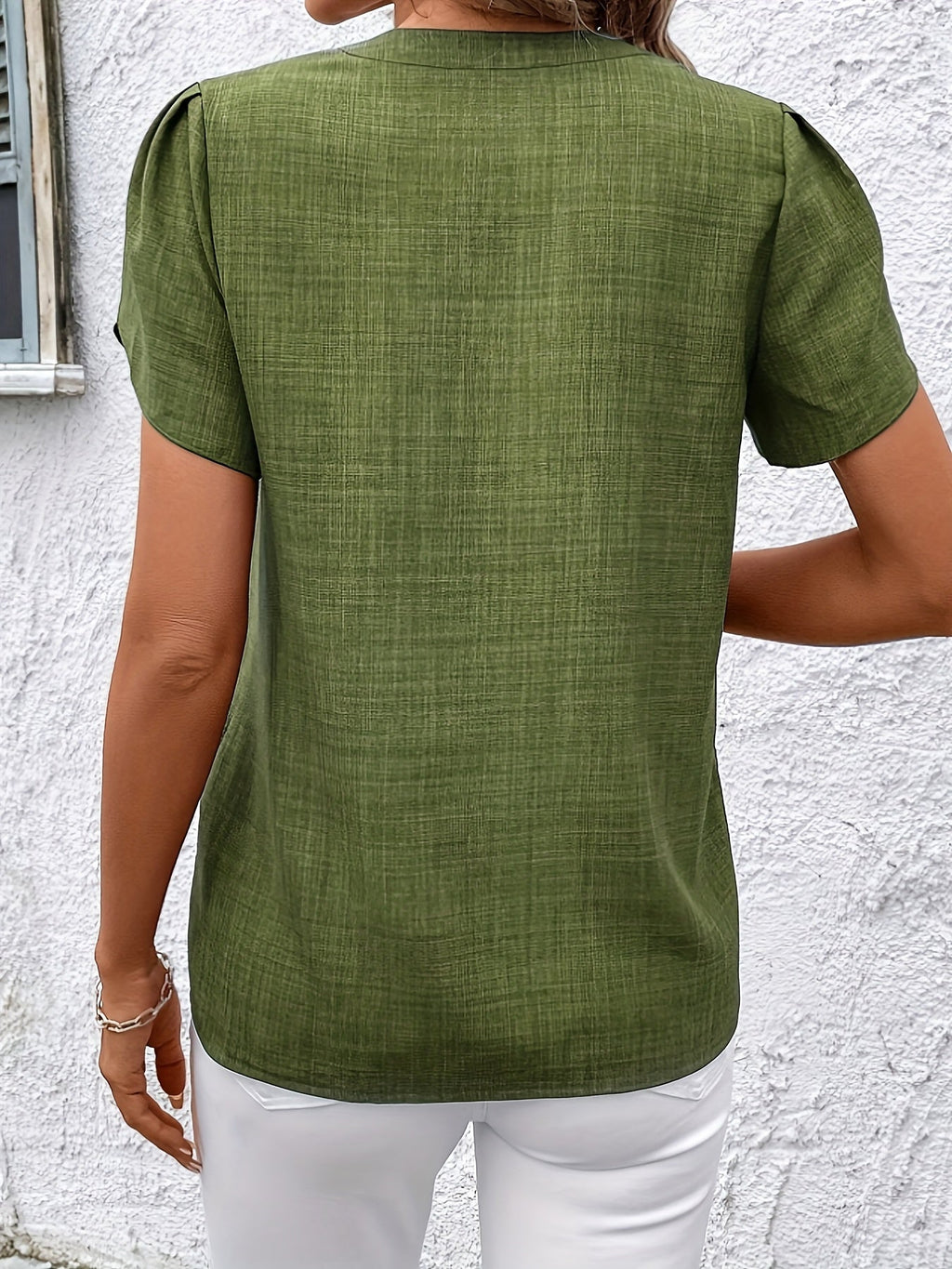 Delilah | Bluse mit Petalärmeln und V-Ausschnitt