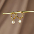Essentielle Perlen-Hoops Ohrringe