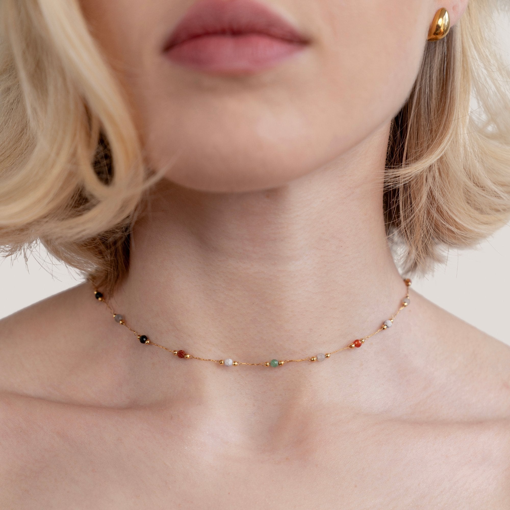 Minimalistische Collier mit Stein