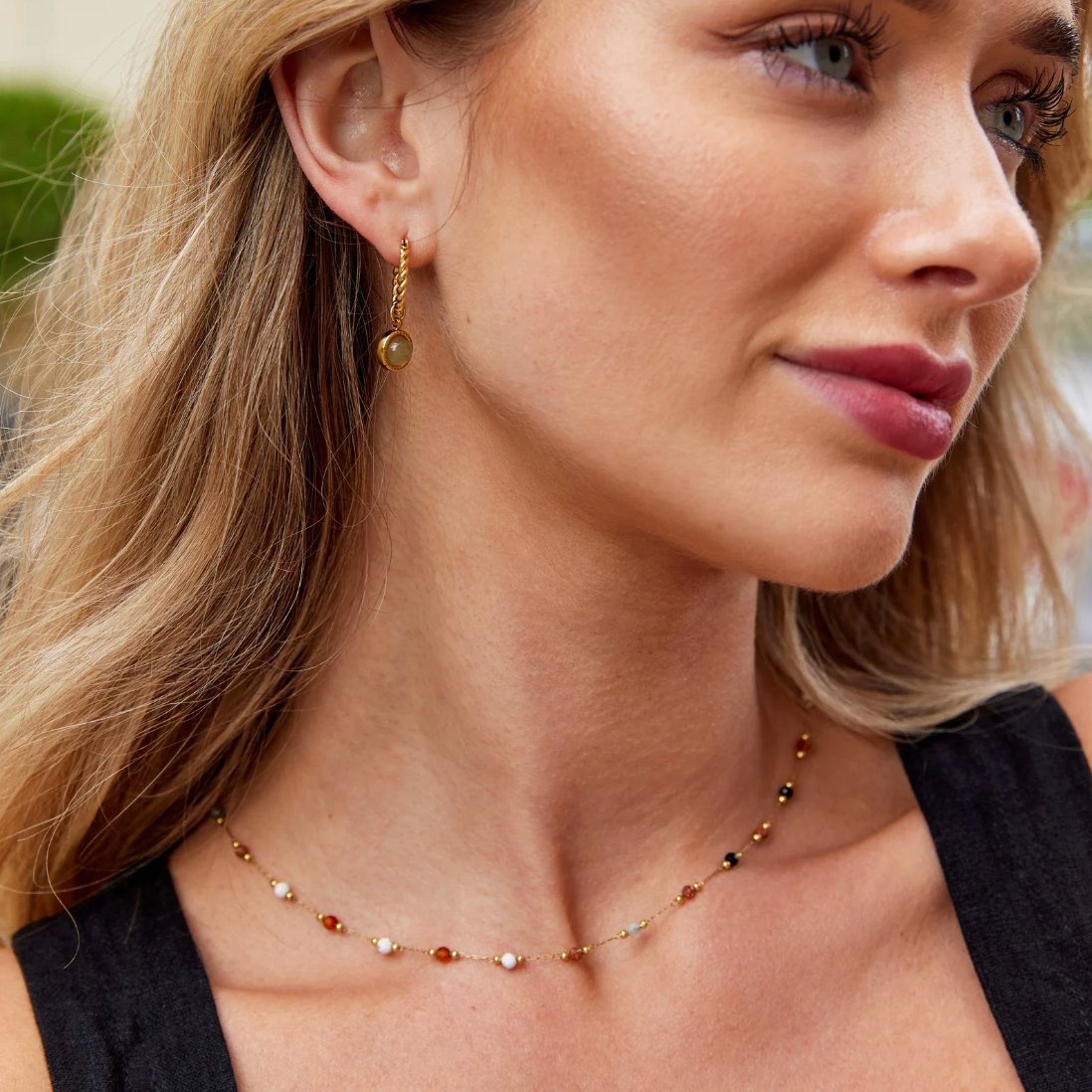 Minimalistische Collier mit Stein