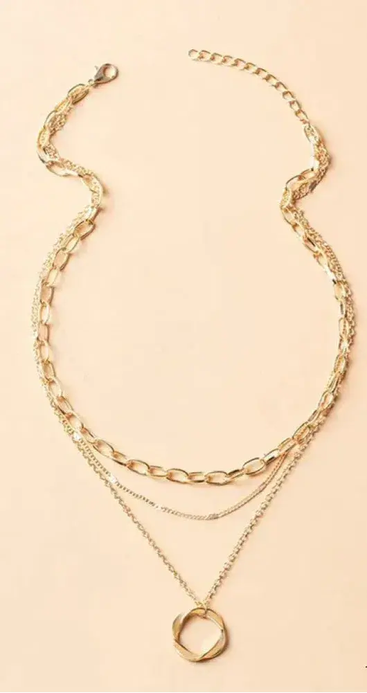 Renate | Überlappendes Goldenes Collier mit Anhänger